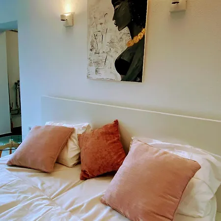 Einzigartiges Haus Mit Wunderbaren Seeblick Auf Maggiore Сasa de vacaciones *