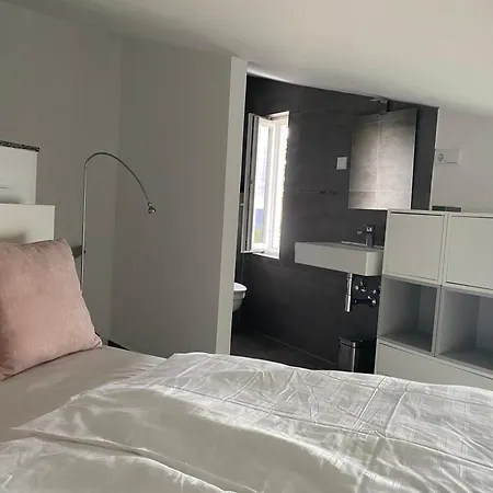 Einzigartiges Haus Mit Wunderbaren Seeblick Auf Maggiore