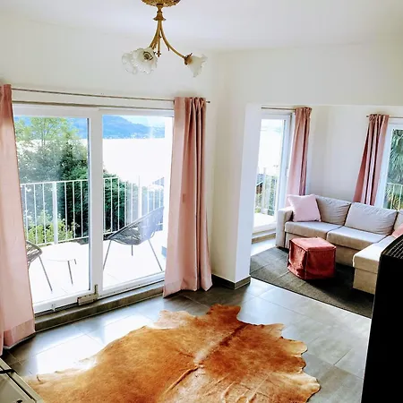 Сasa de vacaciones Einzigartiges Haus Mit Wunderbaren Seeblick Auf Maggiore Massino Visconti