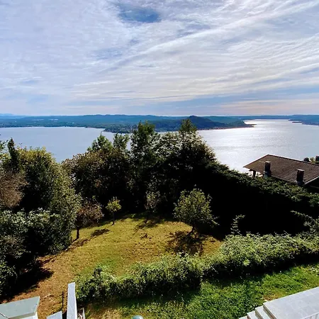 Einzigartiges Haus Mit Wunderbaren Seeblick Auf Maggiore Nyaraló