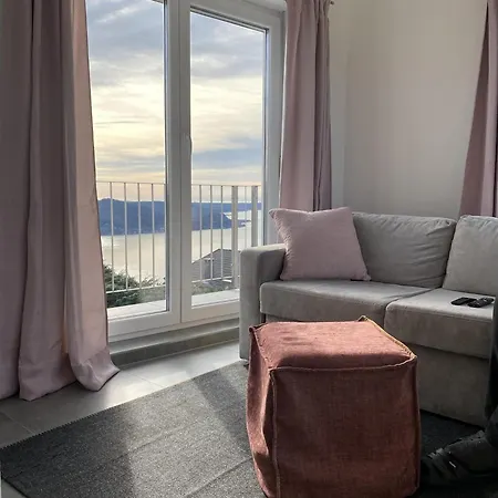 Einzigartiges Haus Mit Wunderbaren Seeblick Auf Maggiore Nyaraló *