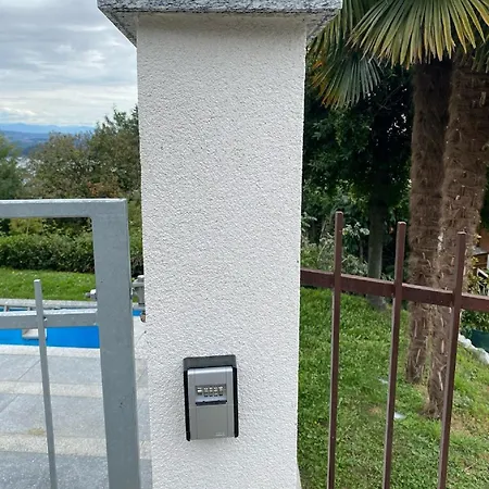Nyaraló Einzigartiges Haus Mit Wunderbaren Seeblick Auf Maggiore