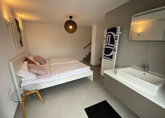 펜션 Einzigartiges Haus Mit Wunderbaren Seeblick Auf Maggiore 마씨모비스꼰띠